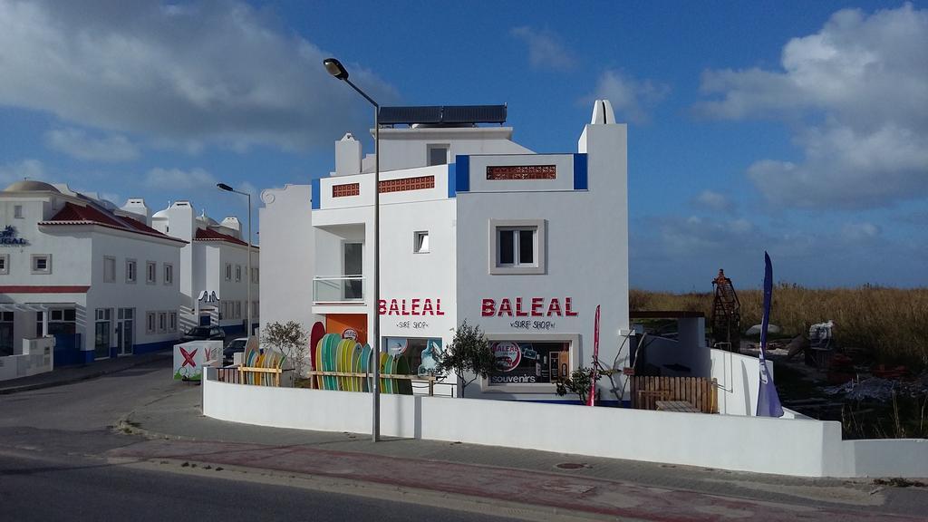 Alex Surf Hostel Baleal Exterior photo